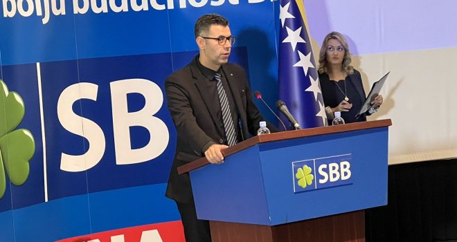 Krivić: Sebija Izetbegović sada obilazi građane po  kućama i traži glasove, a za vrijeme korone se  zaključala u KCUS i nije im dala ni blizu