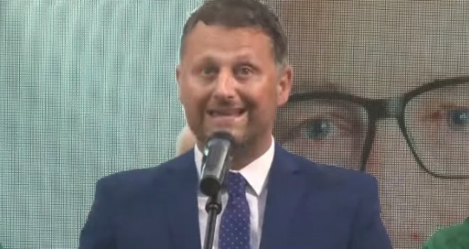 Faruk Hadžić: 'Siti smo negativnosti...   Neće se više govoriti negativno o našem predsjedniku, Bakiru Izetbegoviću!'