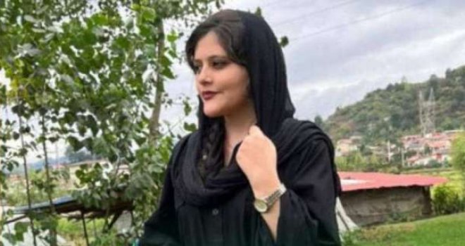 Nije htjela da nosi hidžab, policija je brutalno pretukla! Jeziva smrt mlade žene (22) izazvala bijes javnosti