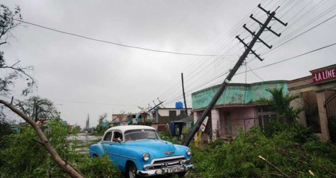 Kuba u potpunosti ostala bez struje u olujnom nevremenu uragana Ian