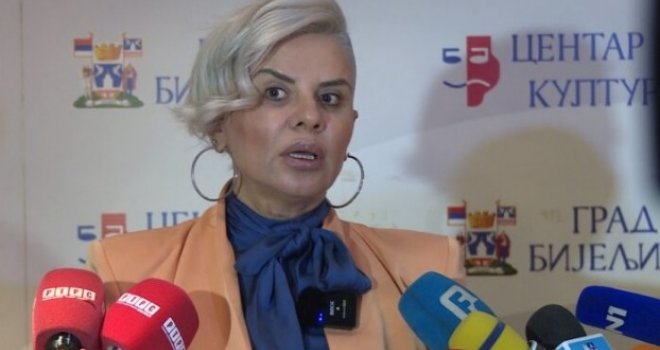 Predsjednica GIK-a Dijana Savić Božić šalje poljupce i drži lekcije: 'Da sam mršavija koju kilu, pokazala bih...'