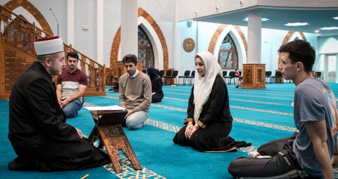 Supruga Anela Ahmedhodžića Marija Cecilija prešla na Islam: Izabrala je i novo ime