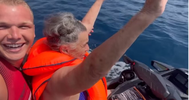 Stanivukovićeva baka u 83. godini pokazala sposobnosti: 'Na motoru se bojim, na skuteru ne'