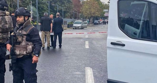 Teroristički napad u Ankari, ranjena dva policajca