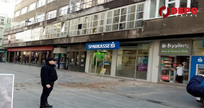  Oglasio se MUP KS: Poznato stanje žene na koju se obrušila fasada na ulici u Sarajevu