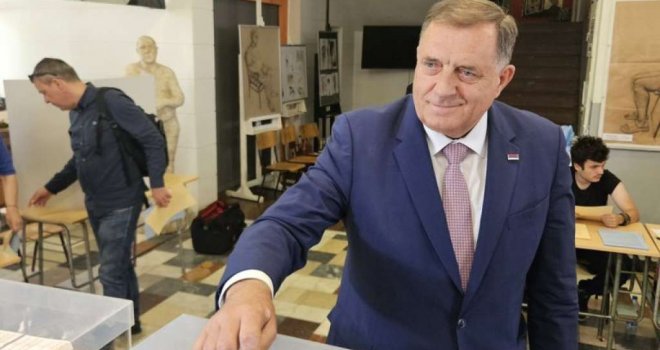 Dodik glasao na lokalnim izborima u Beogradu