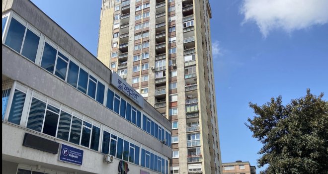 Žena ubijena u neboderu na Pofalićima: Porodica alarmirala policiju nakon što im se danima nije javljala