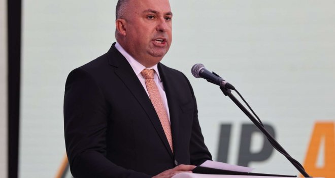 Iz JP Autoceste FBiH stiglo pojašnjenje: Kako su refundirani troškovi štete na službenom vozilu direktora Lasića
