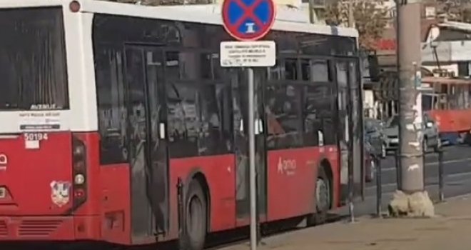 Djevojka preživjela grozno iskustvo u krcatom gradskom autobusu: 'Pribio se uz mene i stavio ruku dole!'  