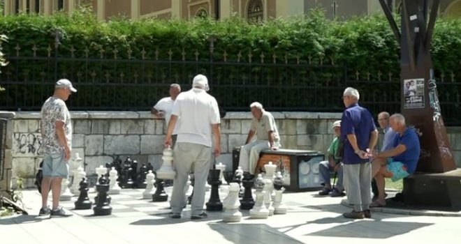 Do kada će biti moguća prijevremena penzija u Federaciji BiH? Od kraja ove godine u RS-u se ukida...