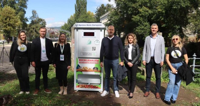 Na Vilsonom postavljen prvi reciklomat za hranjenje životinja: O čemu je riječ i da li će smanjiti agresivnost pasa lutalica?