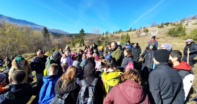 Povodom dana Državnosti BiH volonteri na Igmanu zasadili 500 sadnica smrče