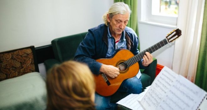 Uhapšeni profesor gitare iz Tuzle osumnjičen da je 5 godina zlostavljao dječake: Prijavile ga dvije sada odrasle osobe