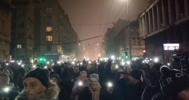 Zaglušujuća tišina u srcu Beograda: Studenti šutnjom ispratili 2024. godinu, i Vojvodina bez slavlja