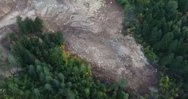 Klizište na Širokači opet prijeti: Na lokalitetu 'Curine njive' uočene duboke pukotine, potok počinje da se gubi! 