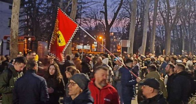 U banjalučkom kampusu i večeras skup podrške: Na ulicama Beograda i Novog Sada ima i djece ovog grada! 