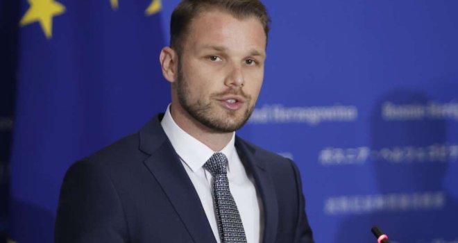 Stanivuković optužio Dodika za dvoličnost: 'SNSD sprovodi Schmidtove odluke iako ga naziva turistom'