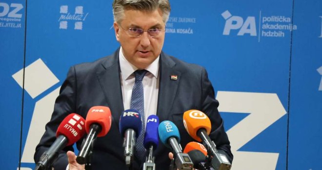 Plenković o dočeku rukometaša: 'Tomašević me nazvao... Državni udar?! Vojska samo što nije izašla... Smiješno'