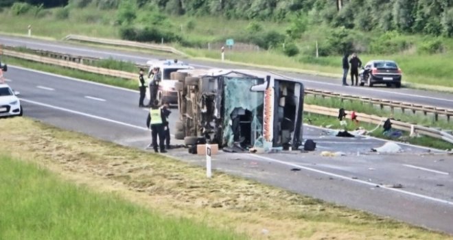 Pojavile se nove informacije: Ipak nije bilo srne, vozač Golfa zaspao?! Kćerka traži majku koja je bila u autobusu