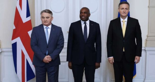 Tokom susreta sa Bećirovićem i Komšićem, državni sekretar UK Lammy iskazao snažnu podršku BiH