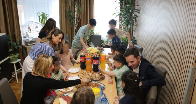 Premijer Uk i ministrica Pavić Pečenković na Bajram posjetili djecu bez roditeljskog staranja