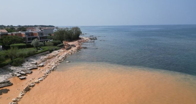 Opet strašne slike sa hrvatskog Jadrana: More zagađeno zemljom koja ne smije biti tamo - pogledajte galeriju užasa!