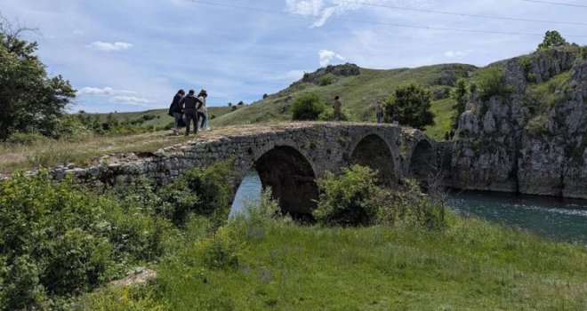Institucionalni nemar na vrhuncu: U Hercegovini se urušava most star stotine godina