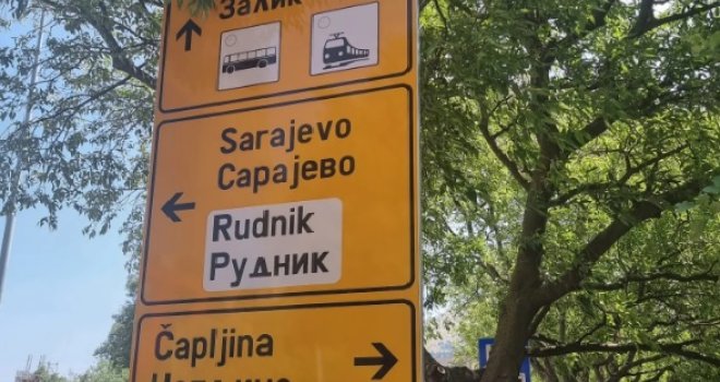 Putokazna tabla u bh. gradu izazvala raspravu građana: Da li vidite veliku grešku na njoj?