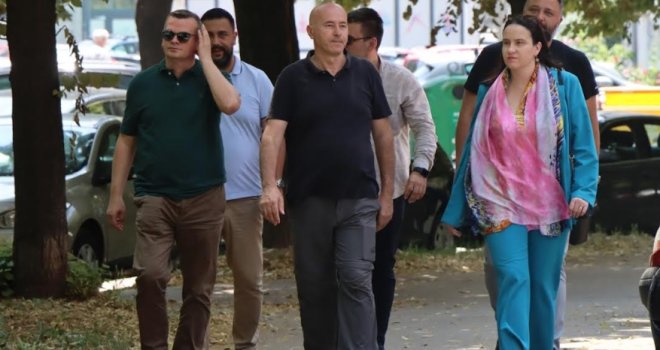 U velikoj akciji čišćenja uređen prostor oko Shopping centra na Grbavici 