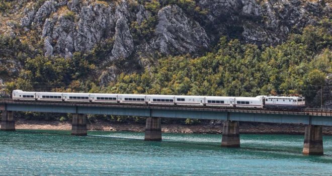 Vijest koja će obradovati mnoge: Ponovo kreće sezonski voz Sarajevo-Ploče-Sarajevo, ovo su cijene karata...