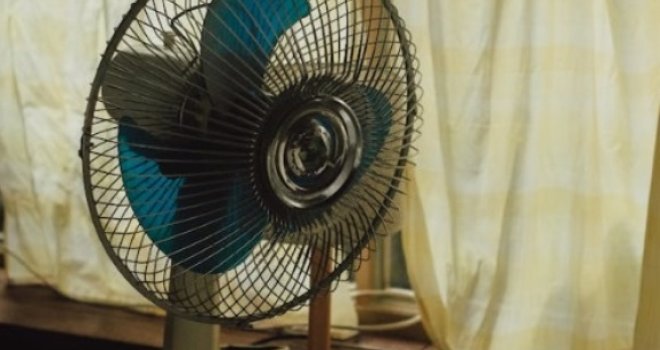 Genijalan trik za vruće ljetne dane: Ovako okrenite ventilator, puno bolje hladi dom i štedi novac
