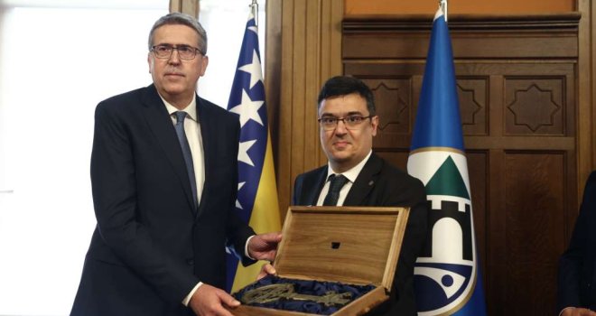 Avdić  položio zakletvu, pa otkrio šta će  mu biti prioriteti kao gradonačelniku Sarajeva