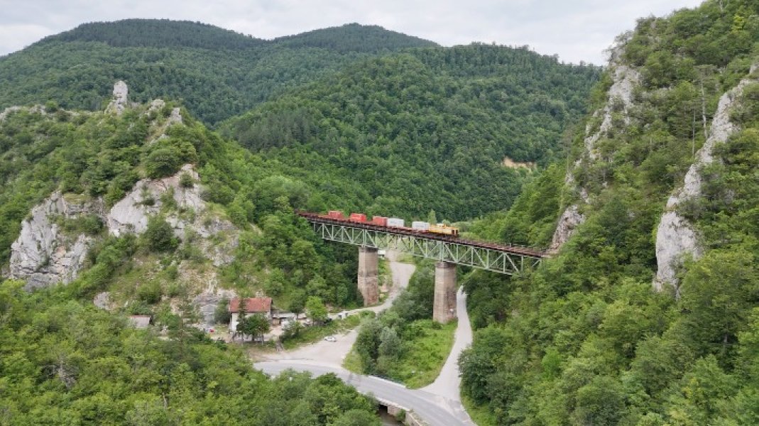 voz-pruga-podlugovi-vares-1
