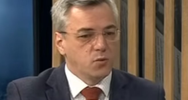 Tadić: Zašto ne pitate Schmidta da li bi više volio da mu vi budete sunarodnici ili Gavrilo? Siguran sam da bi odabrao...