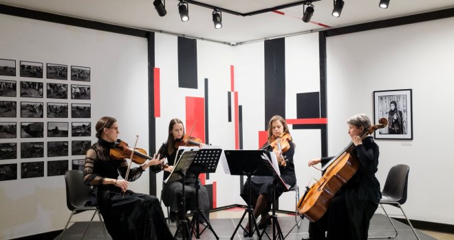 Muzikom kroz izložbu: zvučni ogled nad SubDokumentima  Sarajevo '25