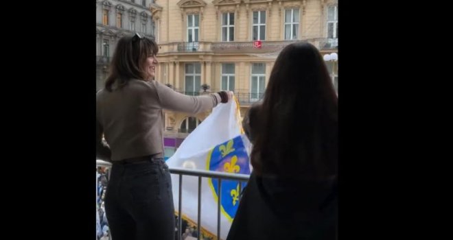 Oglasila se djevojka kojoj su bh. navijači pjevali 'Izađi mala': 'Postala sam poznata, volim te Bosno...'