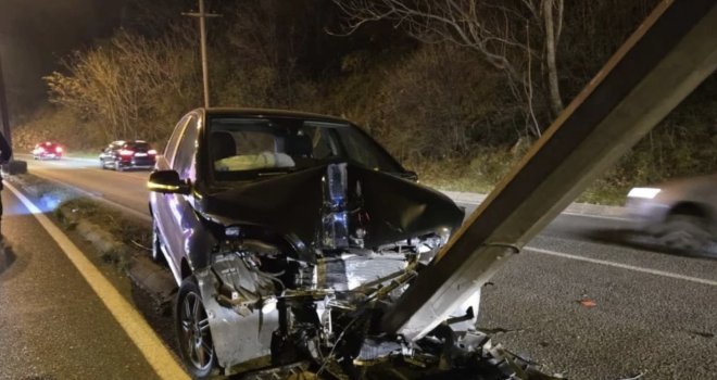 Dvije osobe povrijeđene u saobraćajnoj nesreći u Mostaru