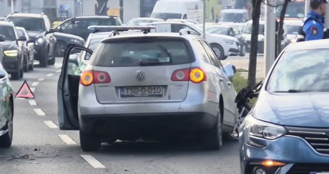 Pronađen vozač koji je napravio haos u Sarajevu: Smješten je na Neuropsihijatriju...!