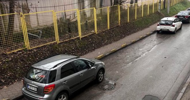 Pitka voda mjesecima teče Ciglanskom ulicom u Sarajevu, stanari ogorčeni: 'Obraćali smo se i VIK-u i MZ Park, ali...'