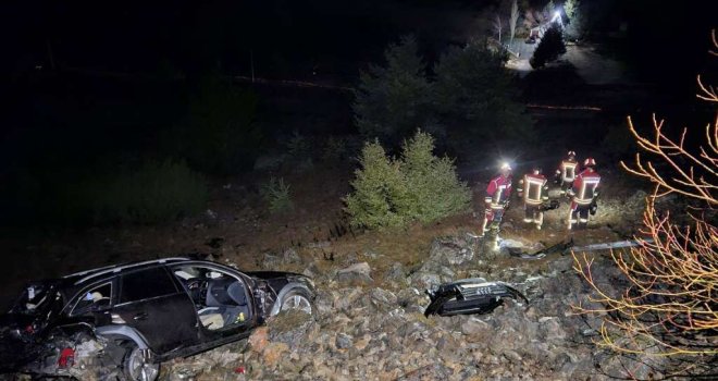 Stravična nesreća na putu Posušje - Jablanica: Vozilo sletjelo 30 metara niz strminu, rezali automobil da izvuku unesrećene