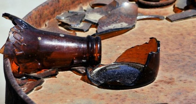 'Ako ne dođeš za 15 minuta, prerezaću ti grkljan!': Bh. političar prijavljen zbog nasilja nad bivšom partnericom