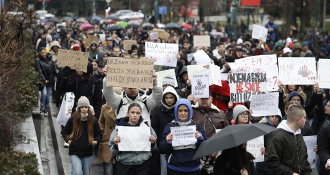 Policajac direktoru škole rekao da će neka grupa učenika paliti stare tramvaje? MUP KS: Provjeravamo informacije