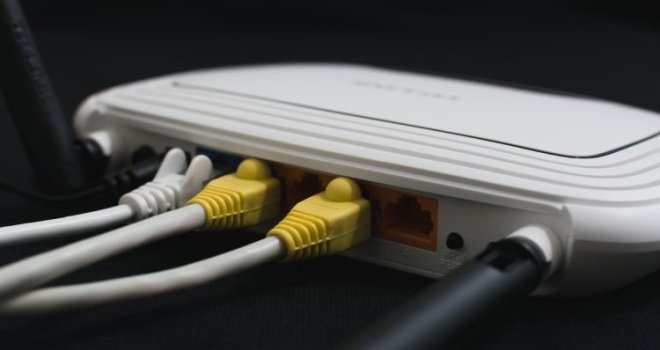 Rusi u vašoj dnevnoj sobi: Špijuniraju vas kroz vaš vlastiti ruter