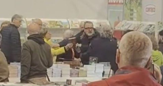 Šta je razljutilo posjetioca? Na Sajmu knjige izbila tučnjava za jednim od štandova
