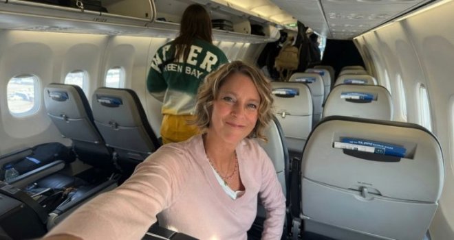 Veoma važan savjet za sve putnike: Nemojte nikada nositi jeans i bijelu odjeću u avionu!