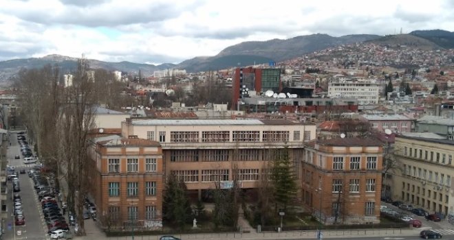 Oglasili se iz Gimnazije Obala nakon jučerašnjeg incidenta: Profesorica se vratila u školu, pojedine informacije nisu tačne