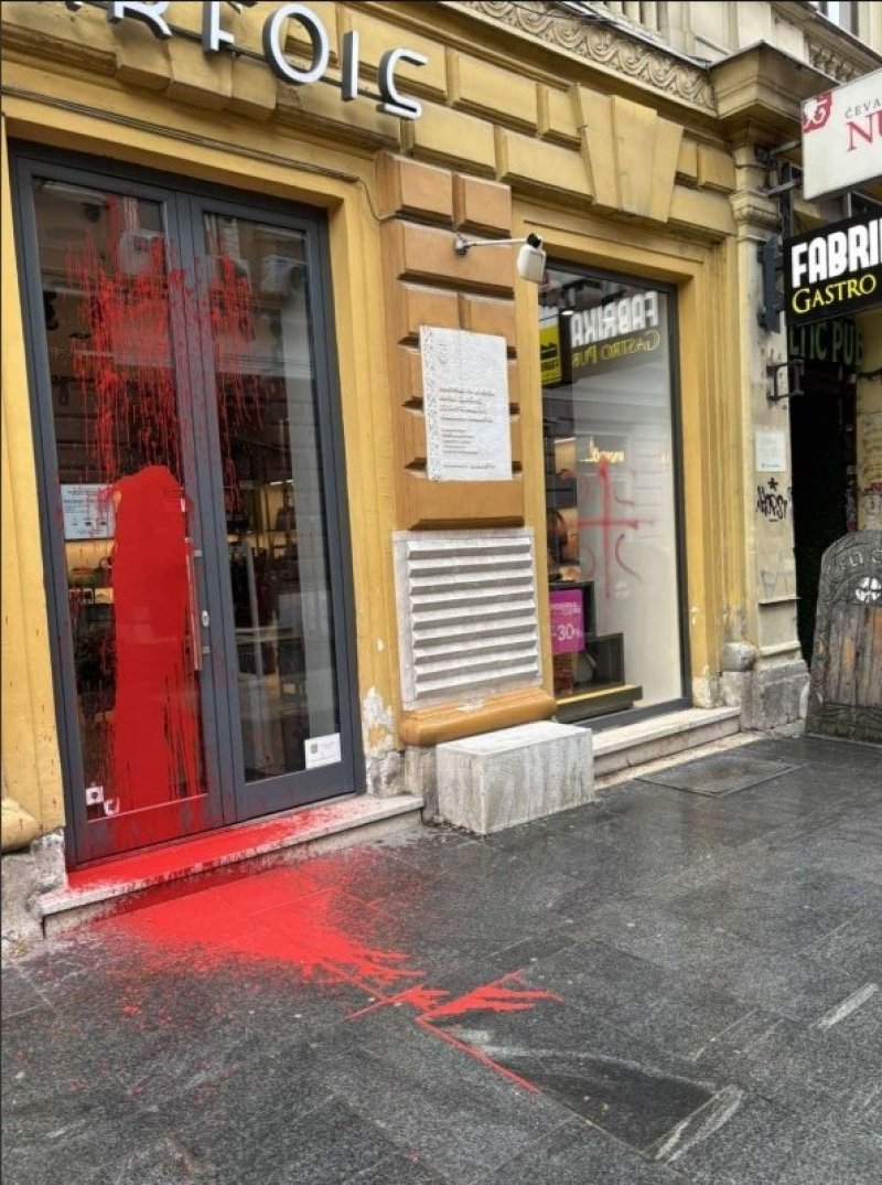 sarajevo-centar-4s-crvena-boja-1