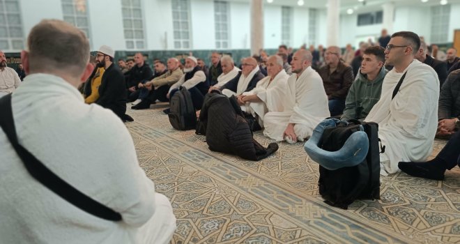 Počeo odlazak hadžija iz BiH: Prva grupa jutros otputovala na hadž