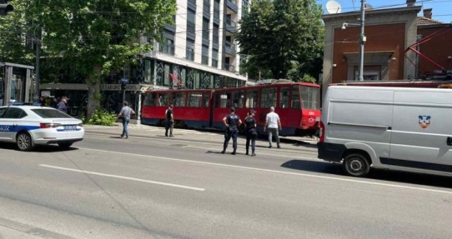 Izvučen tramvaj iz zgrade na Dorćolu: 13 povrijeđenih, među njima i dvoje djece
