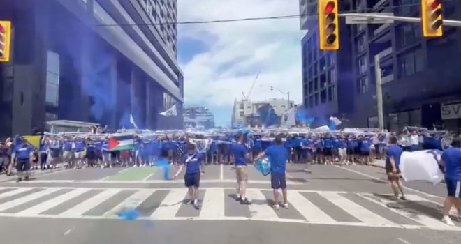 BH Fanaticosi zapalili Toronto, pogledajte korteo najvatrenijih navijača pred meč protiv Kanade: 'Volim te Bosno!'